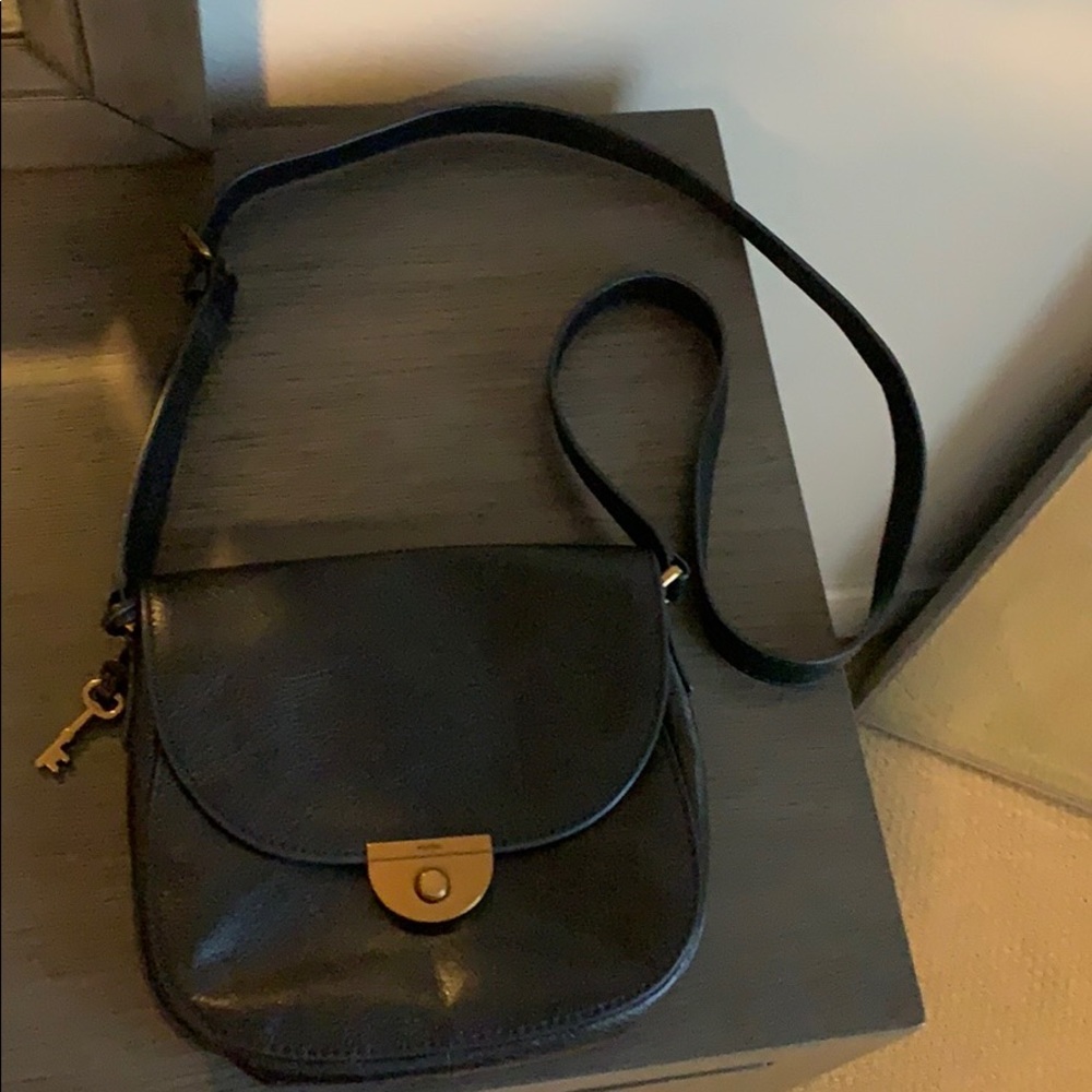 Excellent condition fossil crossbody bag!